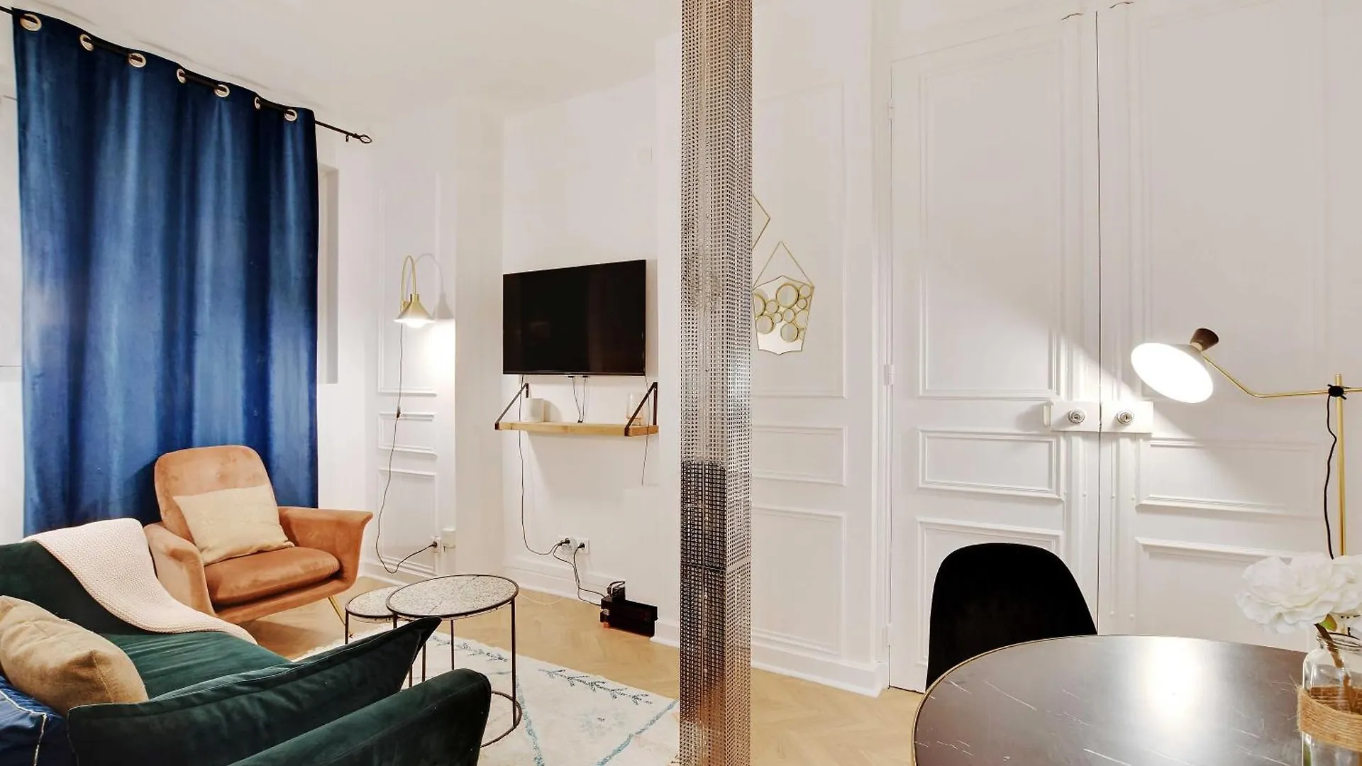 Welcoming Apartment - 2Br-4P - Arc De Triomphe contacts